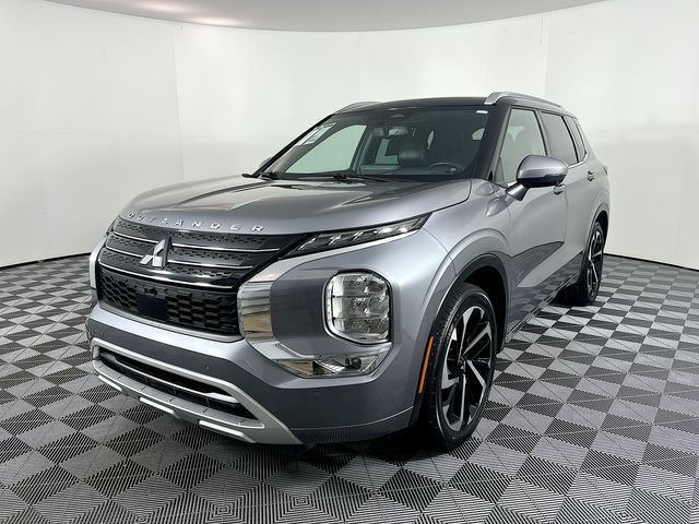 2023 Mitsubishi Outlander SEL's photo