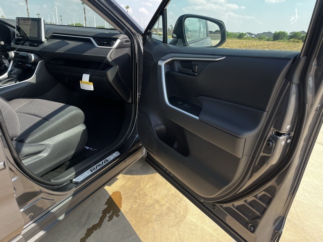 2025 Toyota RAV4 LE photo 16