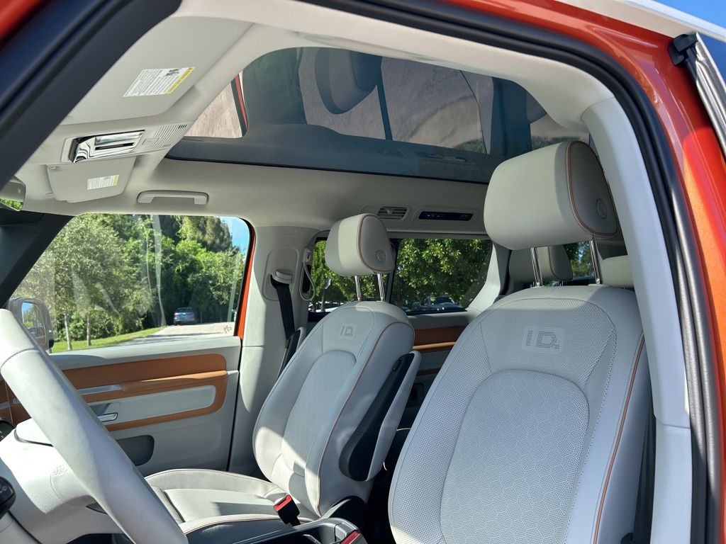 2025 Volkswagen ID. Buzz Pro Plus photo 13