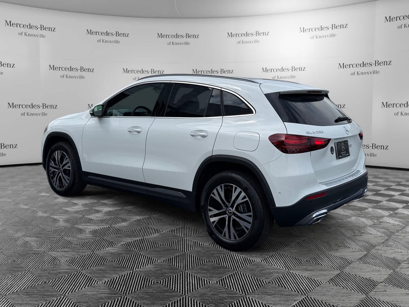 2026 Mercedes Benz GLA 250 4MATIC photo 2