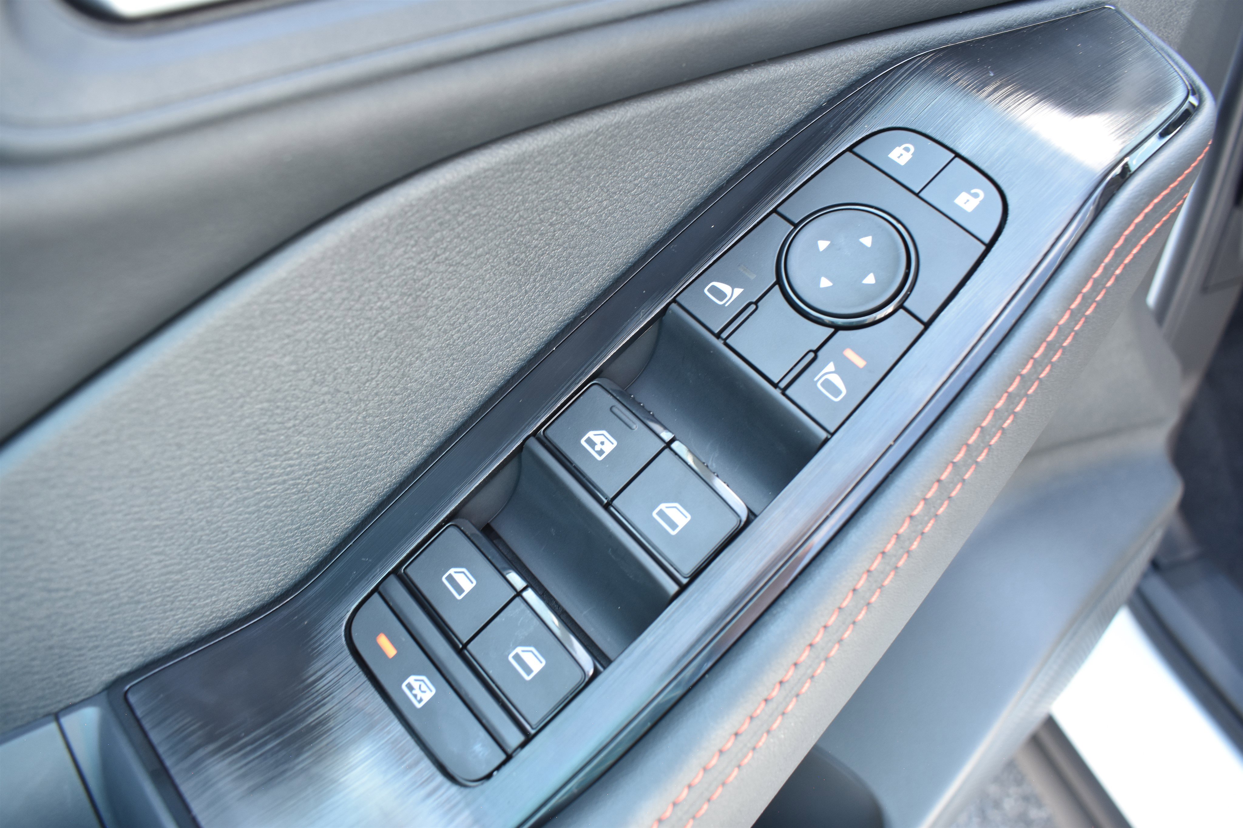 2026 Nissan Rogue SV photo 5