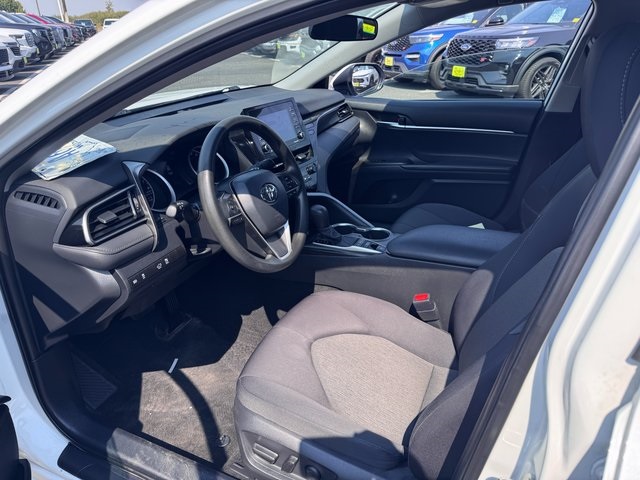 2022 Toyota Camry LE photo 4
