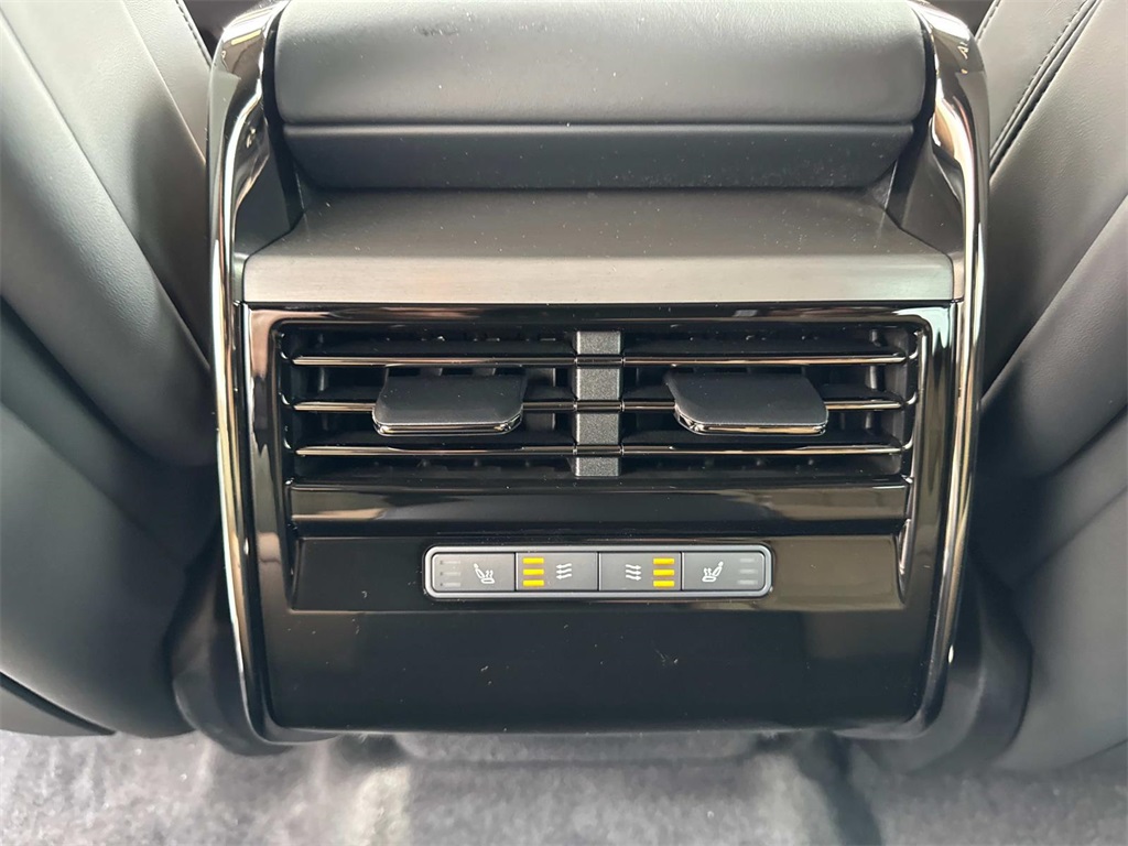 2025 Land Rover Range Rover Sport SE photo 15