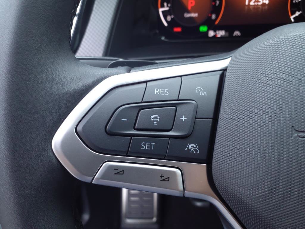 2025 Volkswagen Atlas Peak Edition photo 13