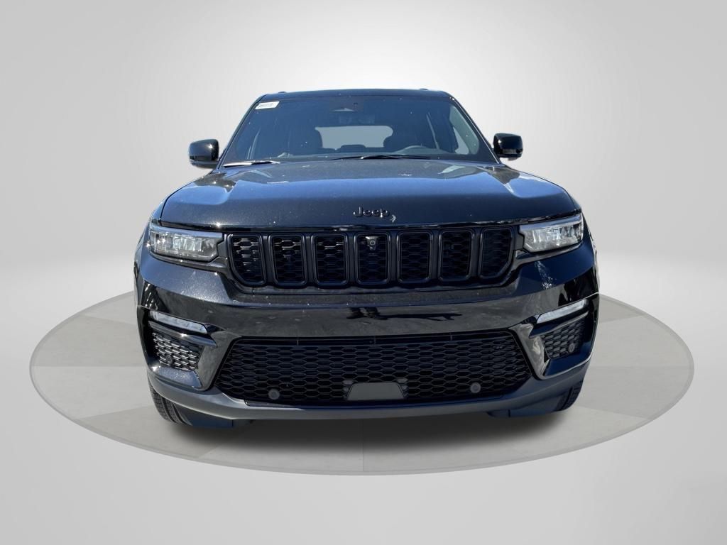 2025 Jeep Grand Cherokee Limited photo 3