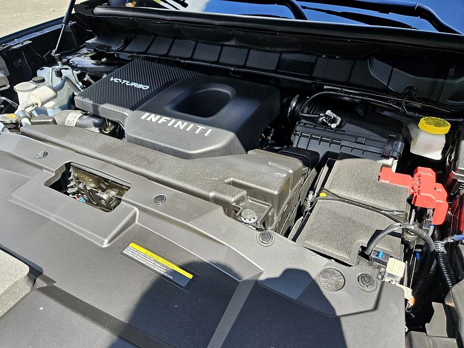 2026 Infiniti QX60 Luxe photo 16