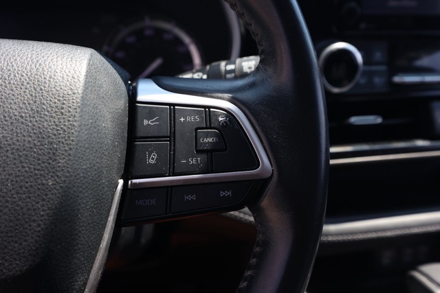 2022 Toyota Highlander XLE photo 24
