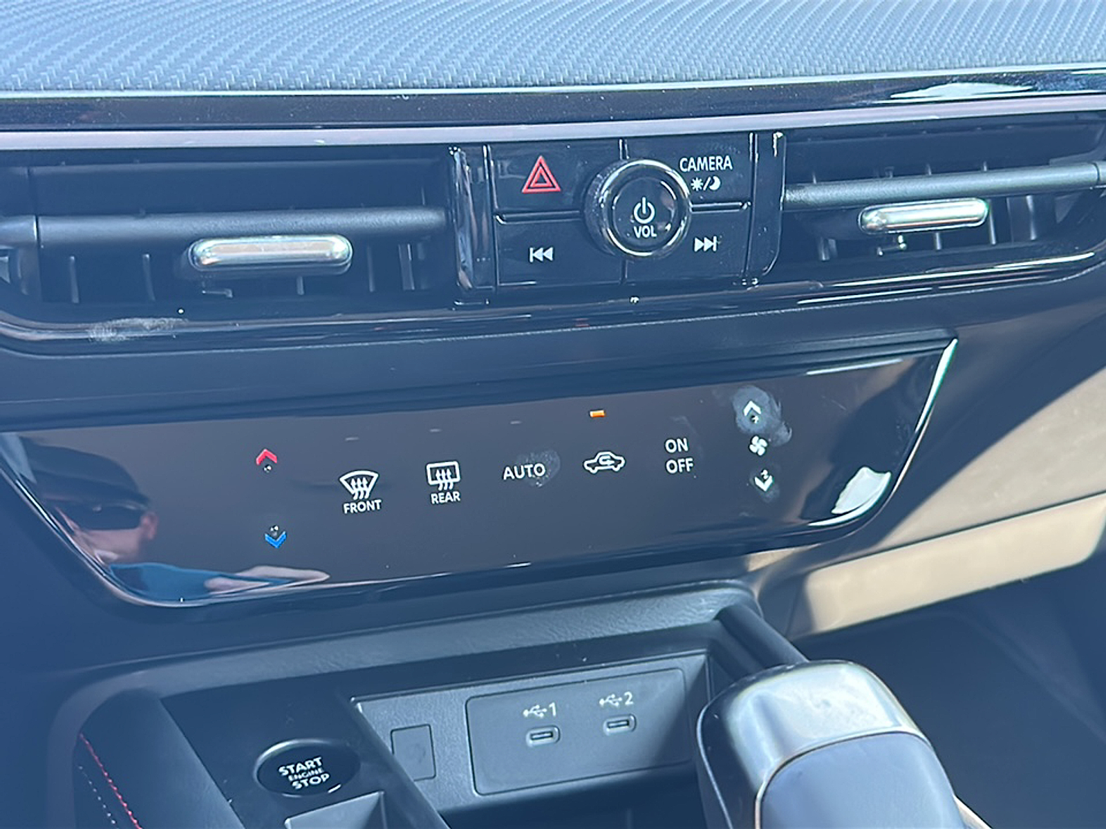2025 Nissan Kicks SR photo 6