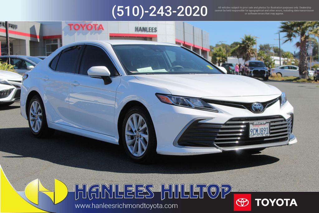 2022 Toyota Camry LE photo 4