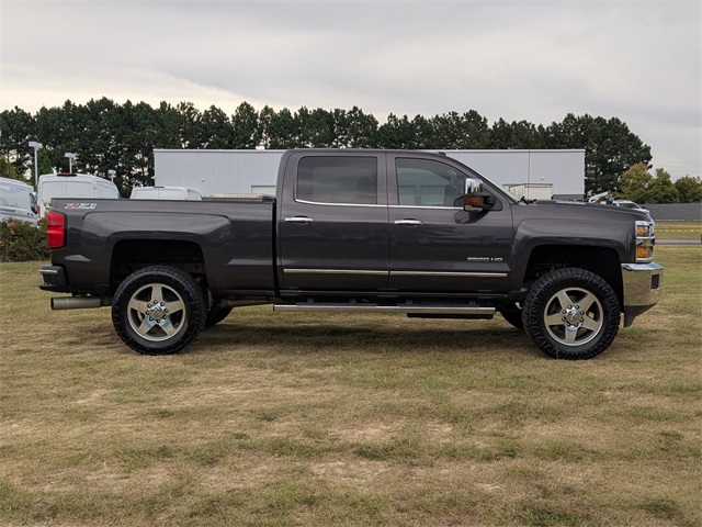 2016 Chevrolet Silverado 2500HD LTZ photo 2