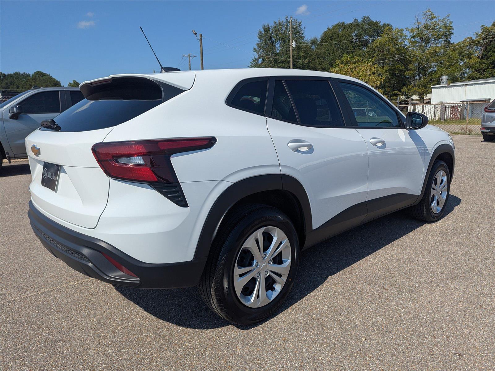 2025 Chevrolet Trax LS photo 5