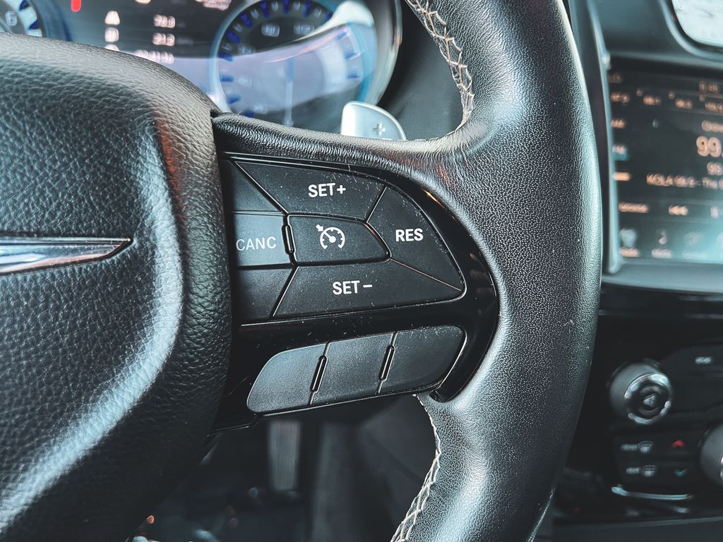 2015 Chrysler 300 S photo 20