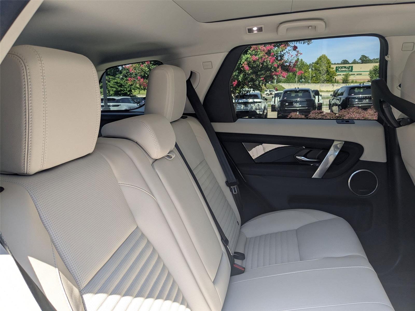 2025 Land Rover Discovery Sport S photo 20