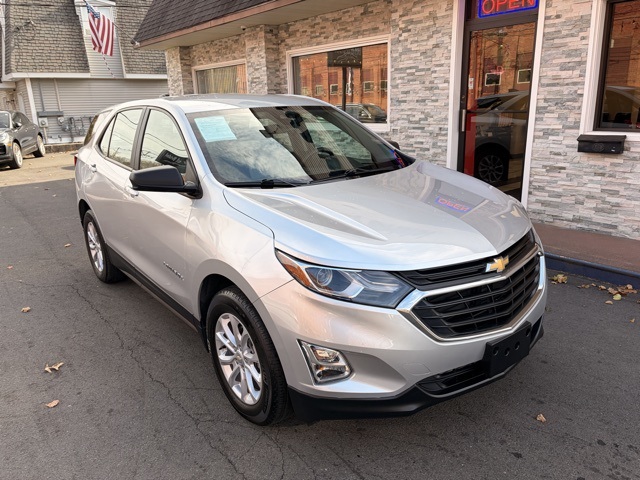 2021 Chevrolet Equinox LS photo 3