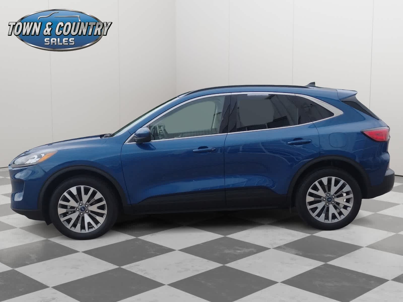 2022 Ford Escape Titanium Hybrid photo 4