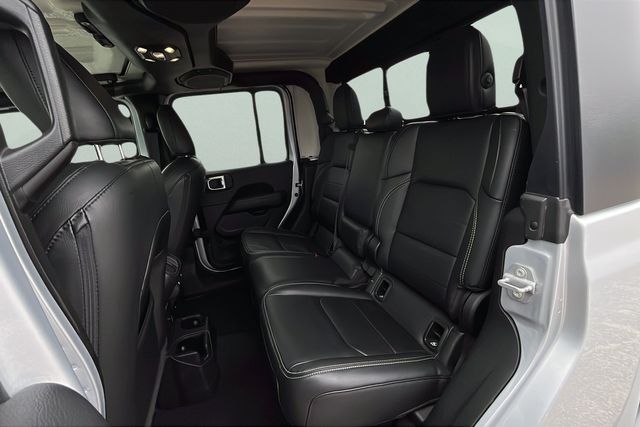 2022 Jeep Gladiator Overland photo 16