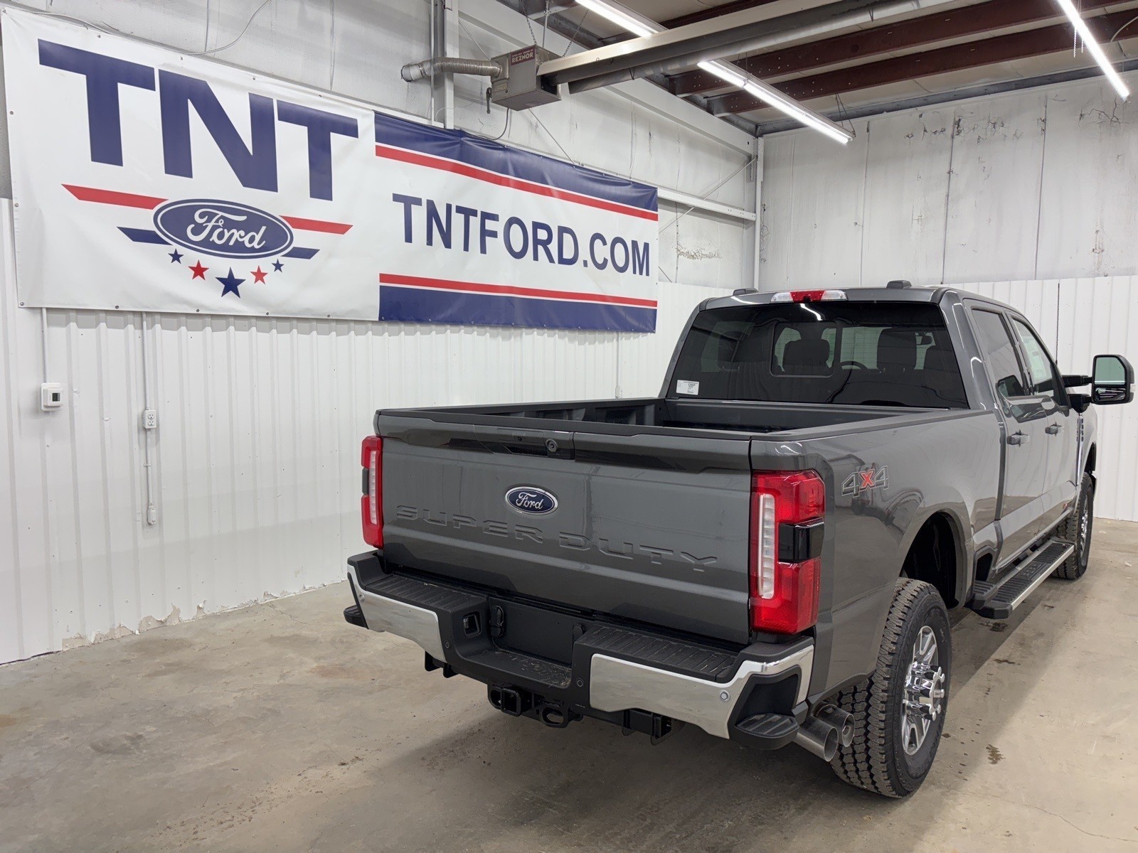 2025 Ford F-350 Lariat photo 4