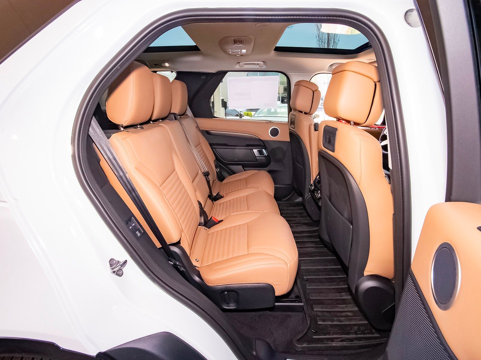 2025 Land Rover Discovery Metropolitan Edition photo 45