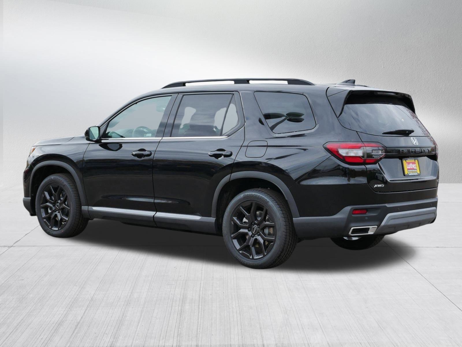2025 Honda Pilot Touring photo 4