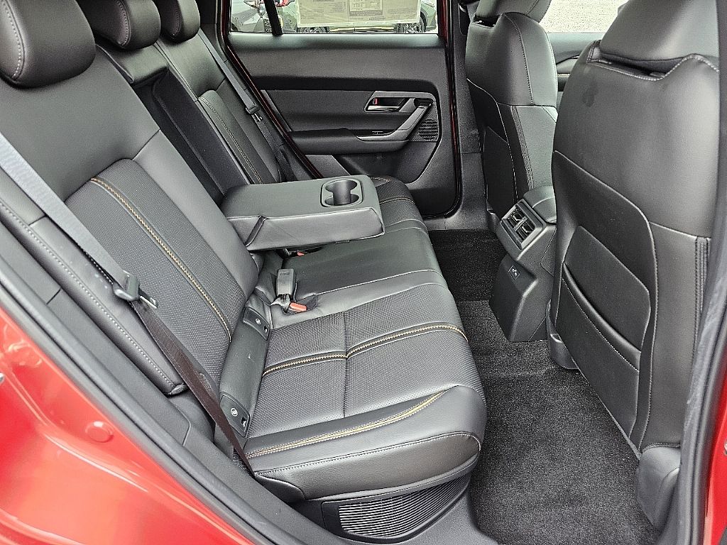 2025 Mazda CX-50 Premium Plus photo 10