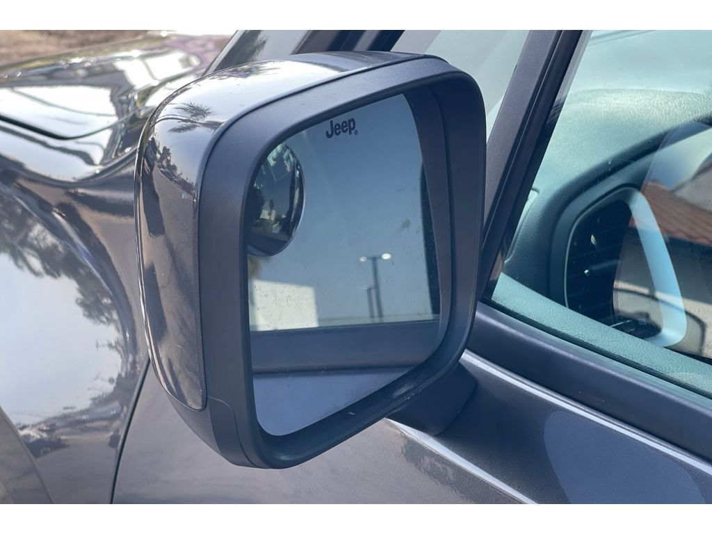 2020 Jeep Renegade Latitude photo 9