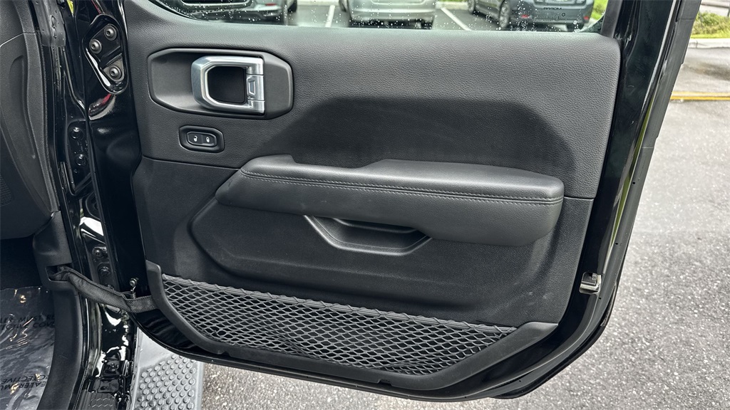 2021 Jeep Wrangler Unlimited Sahara Altitude photo 39