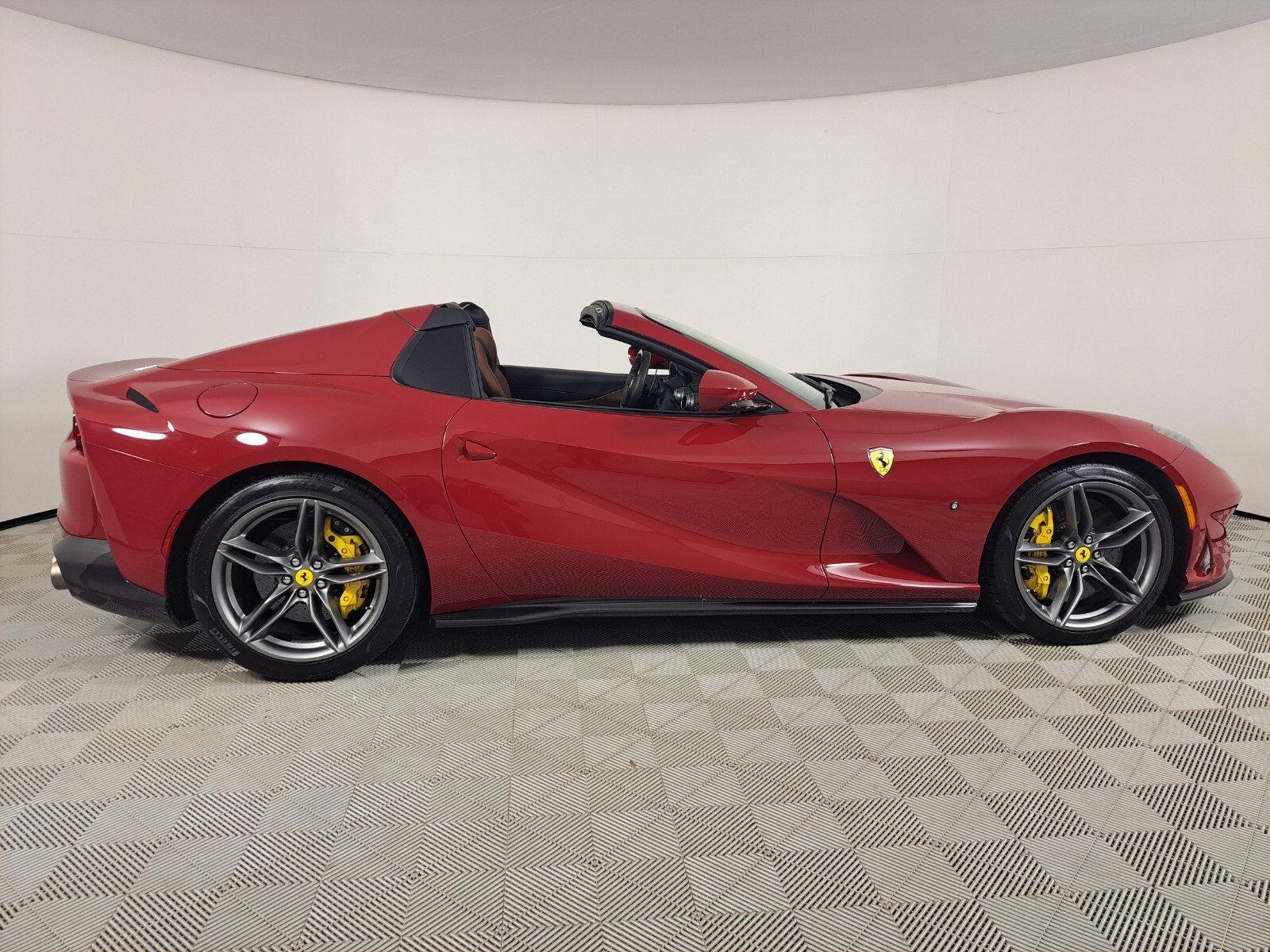 2023 Ferrari 812 GTS Base photo 2
