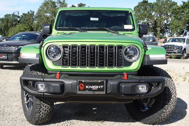 2025 Jeep Wrangler Rubicon photo 3