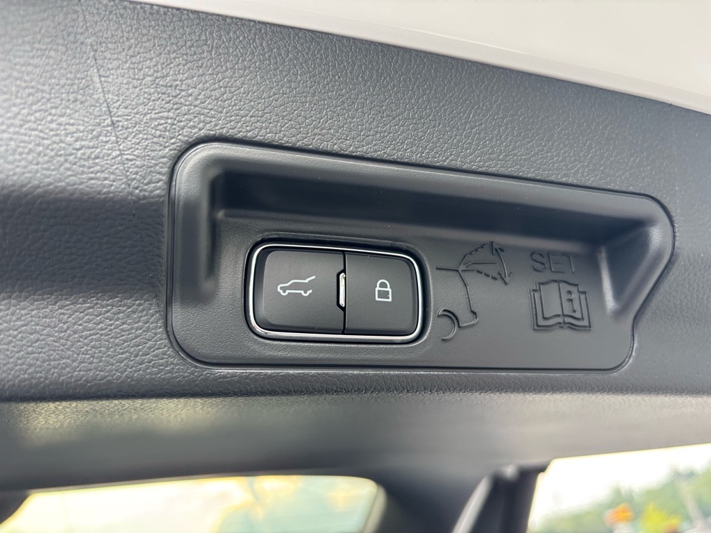 2025 Ford Explorer ST-Line photo 15