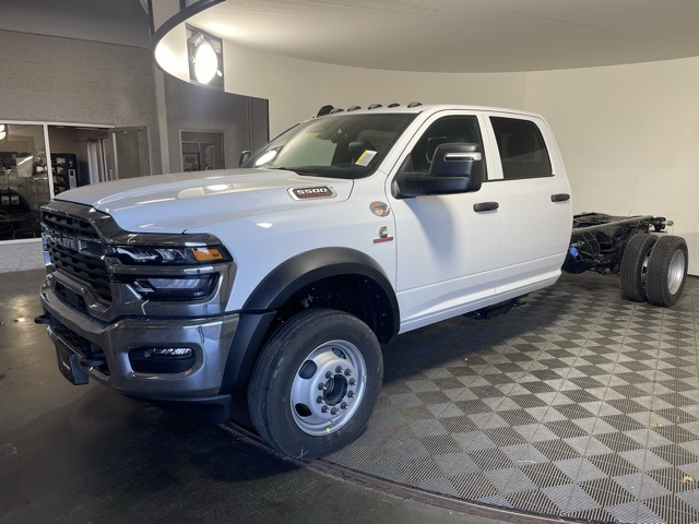 2026 Ram 5500 Tradesman photo 3