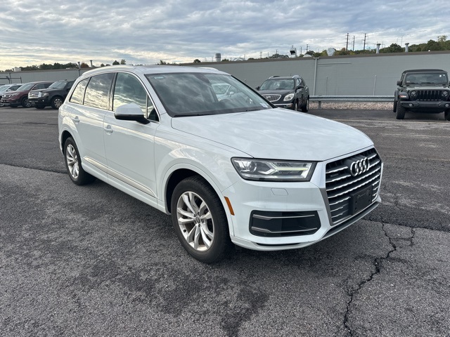 2019 Audi Q7 45 Premium photo 2