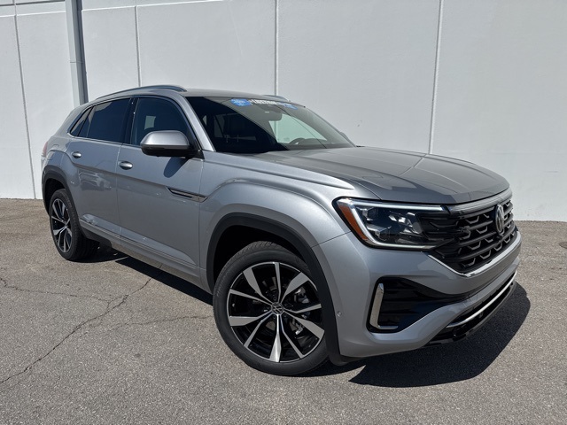 2026 Volkswagen Atlas Cross Sport SEL Premium R-Line photo 2