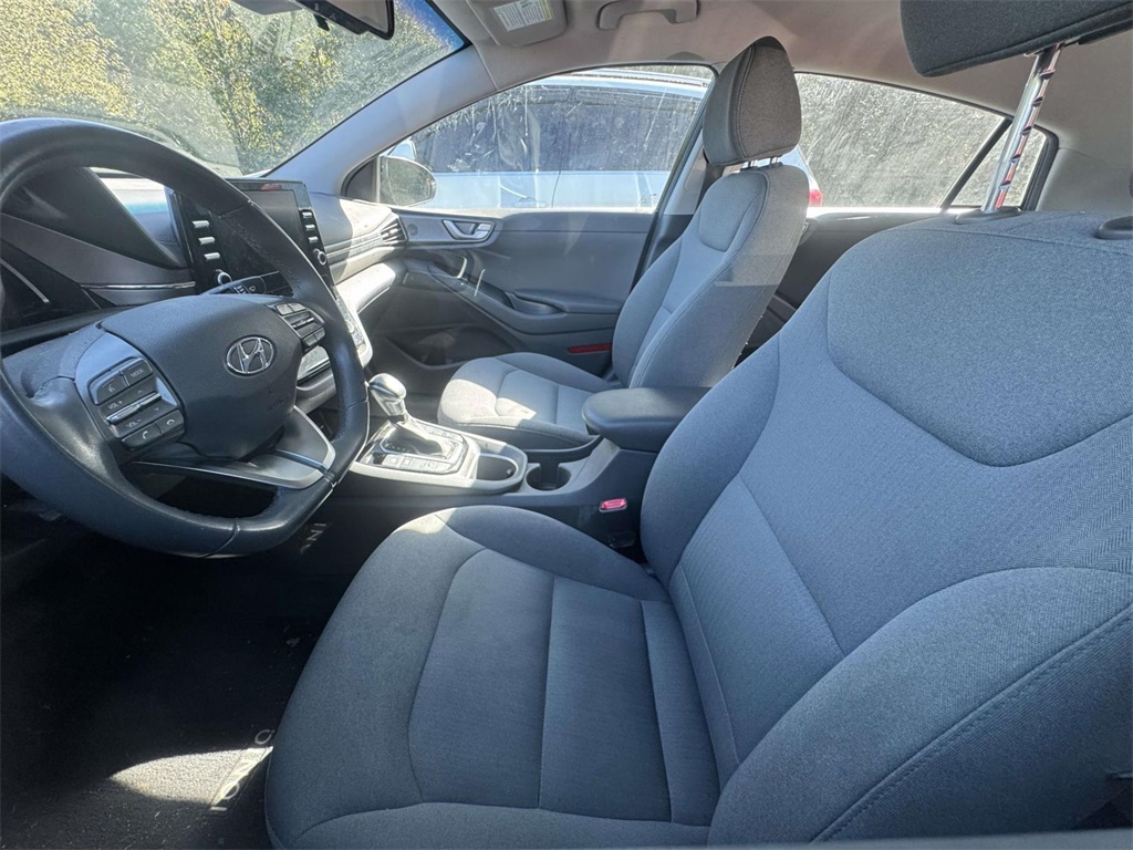 2022 Hyundai Ioniq SE photo 11