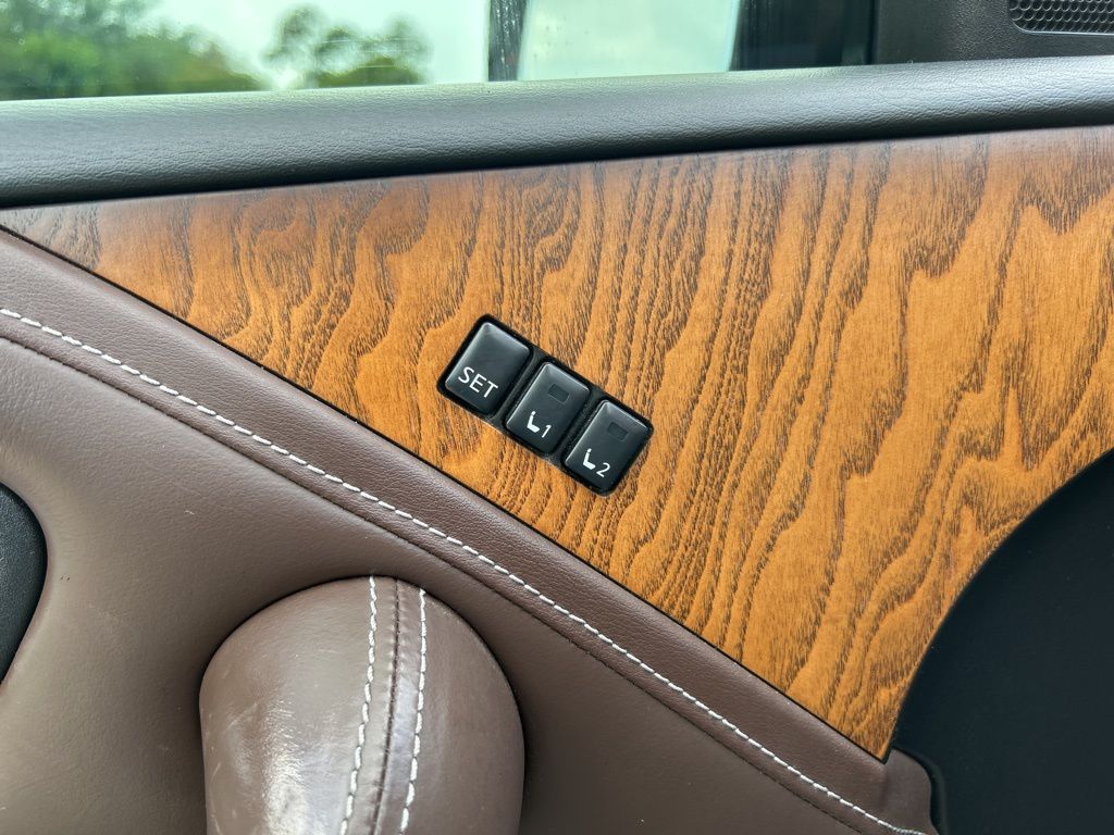2016 Infiniti QX80 Limited photo 10