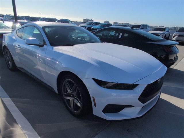 2025 Ford Mustang EcoBoost photo 2