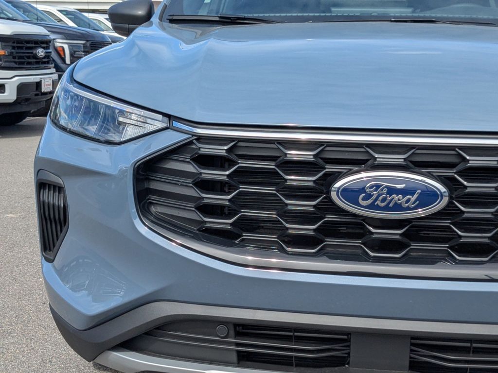 2026 Ford Escape ST-Line photo 8