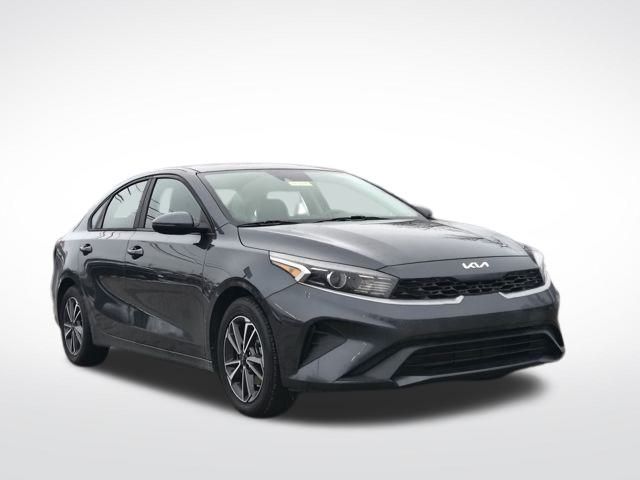2022 Kia FORTE LXS's photo