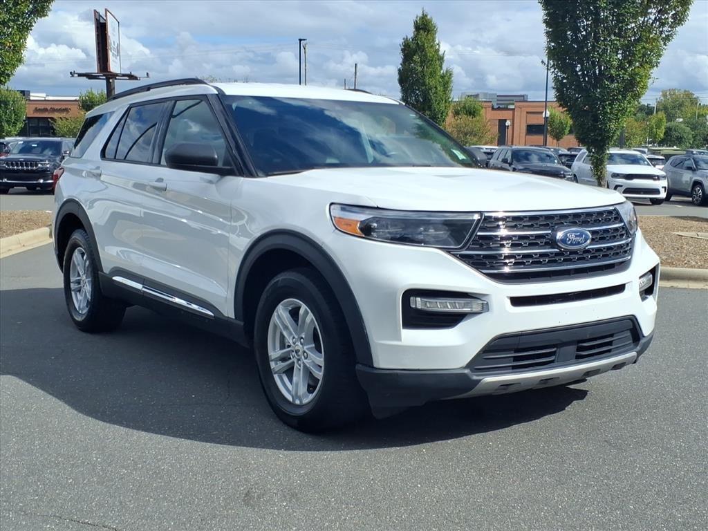 2024 Ford Explorer XLT photo 2