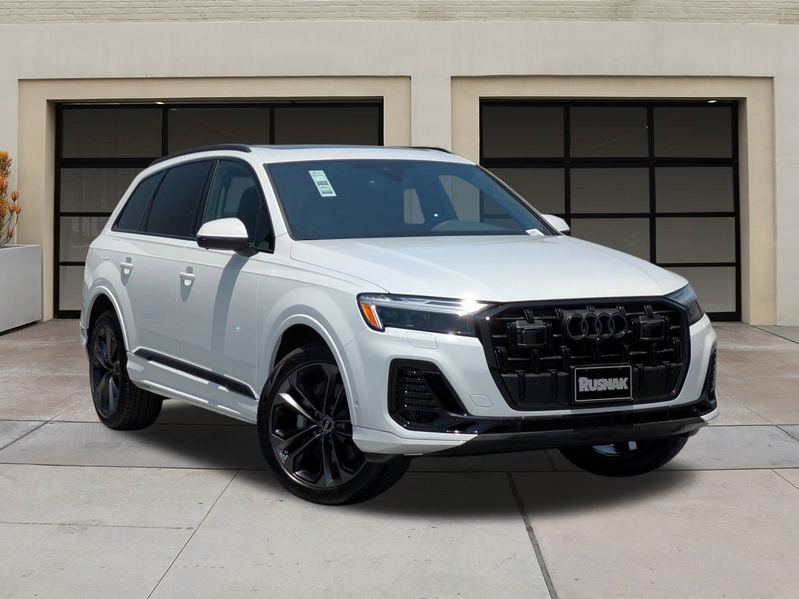 2025 Audi Q7 55 Premium Plus photo 17