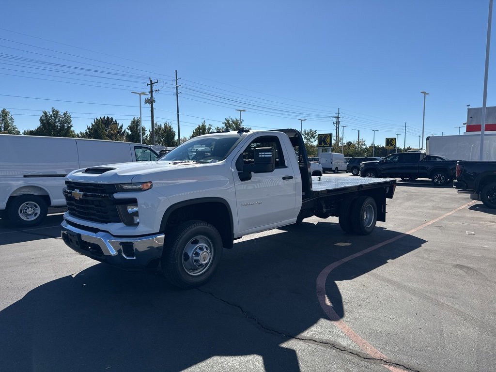 2025 Chevrolet Silverado 3500HD Work Truck photo 2