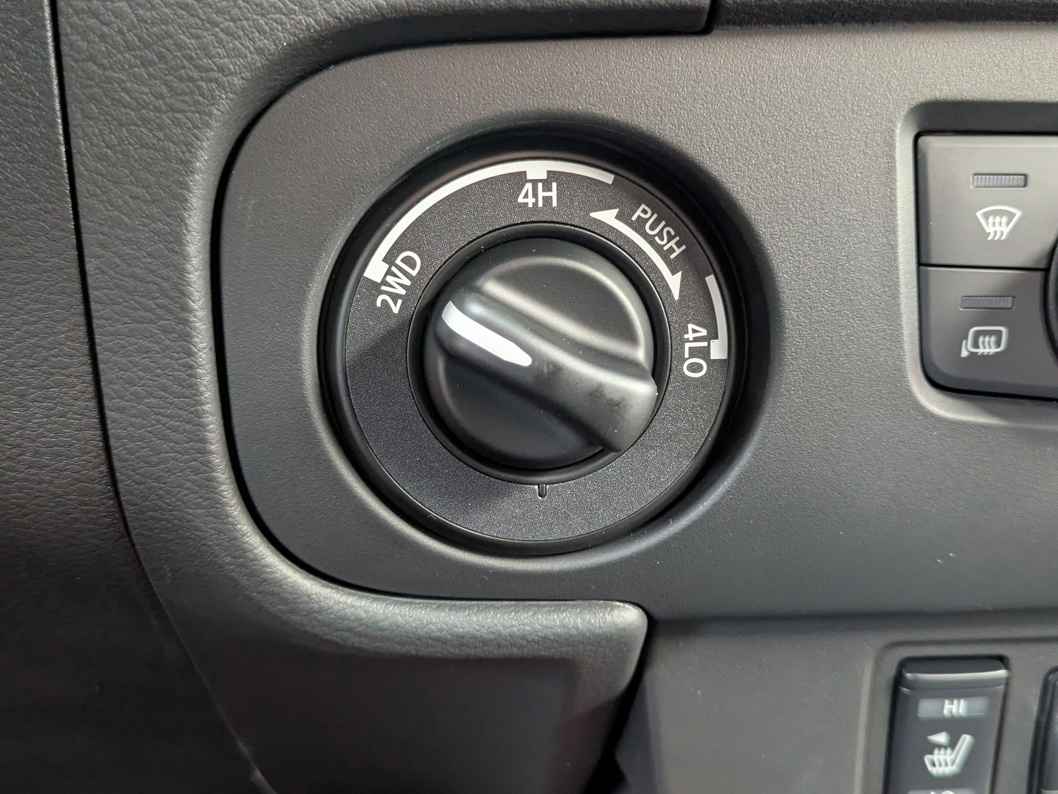 2026 Nissan Frontier PRO-4X photo 21