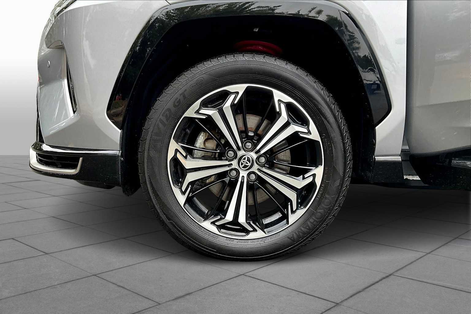 2023 Toyota RAV4 Prime XSE Premium photo 17
