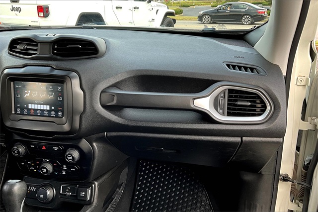2020 Jeep Renegade Latitude photo 22