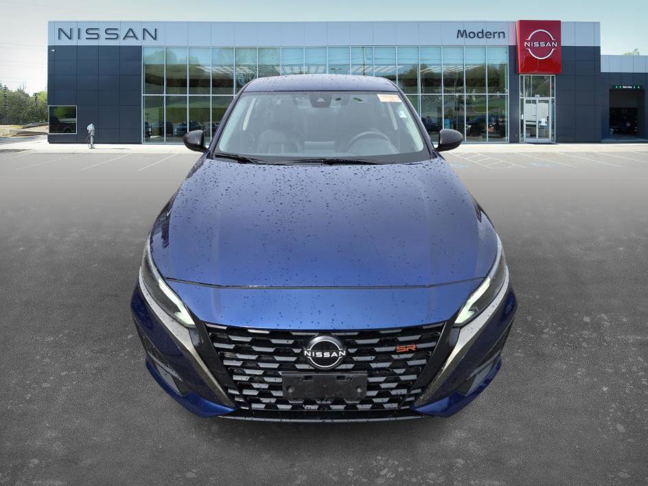 2024 Nissan Altima 2.5 SR photo 2