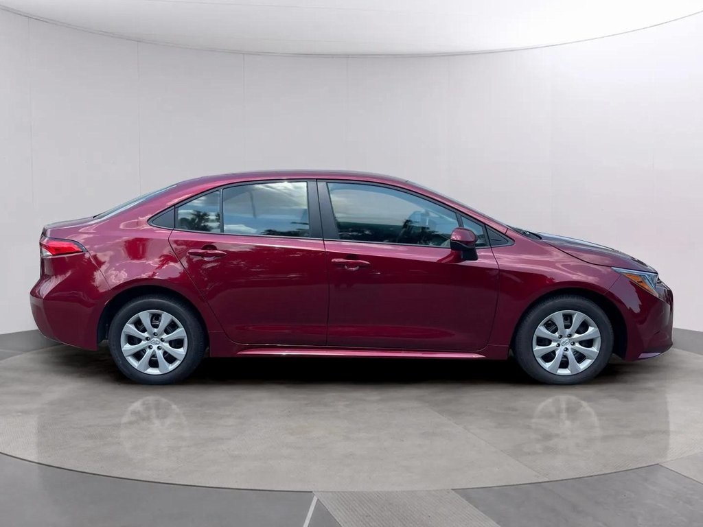 2025 Toyota Corolla LE photo 5
