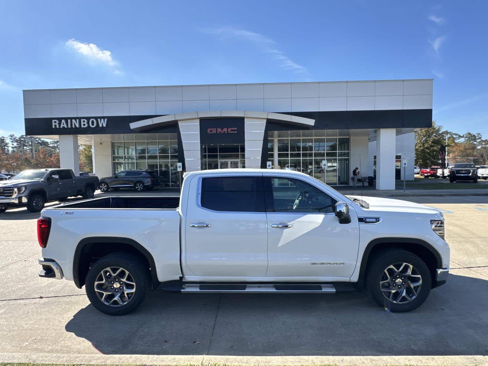 2026 GMC Sierra 1500 SLT's photo