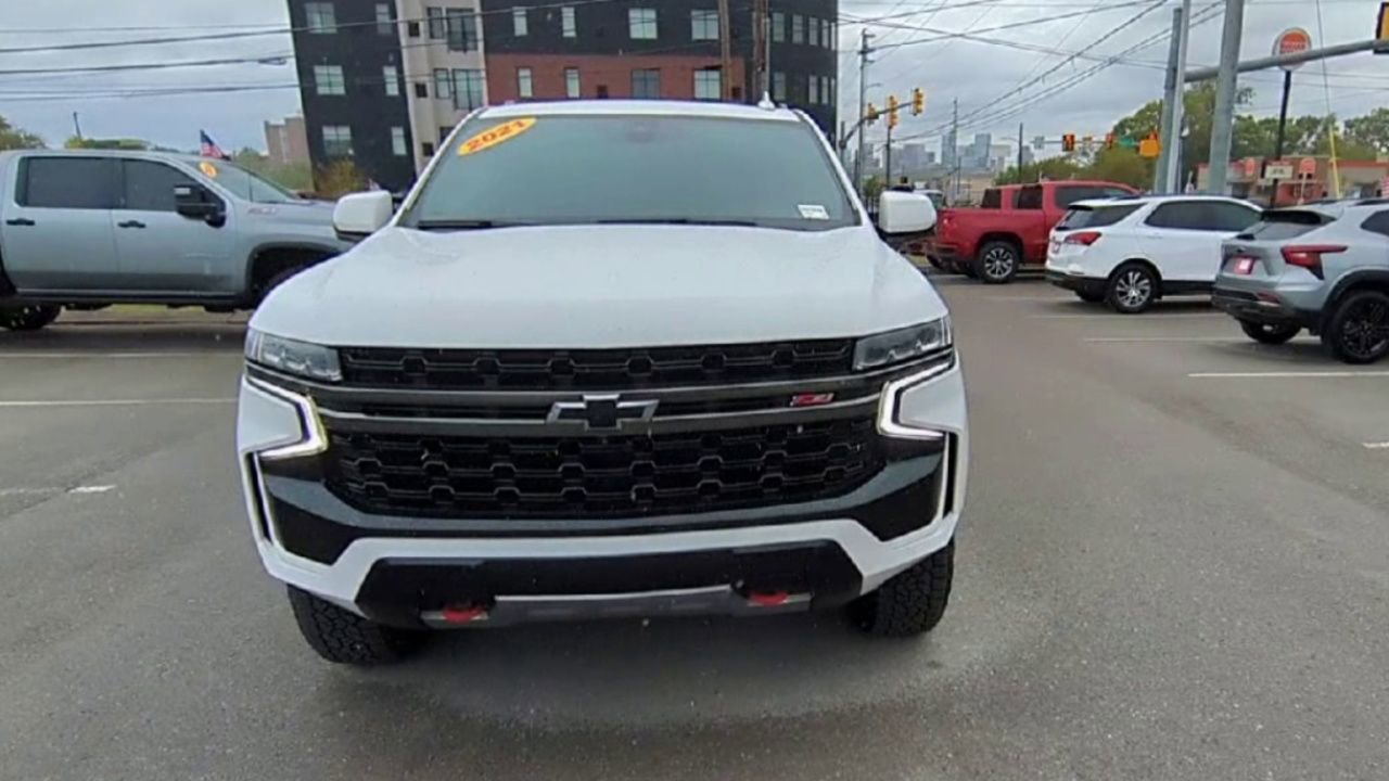 2021 Chevrolet Tahoe Z71 photo 2
