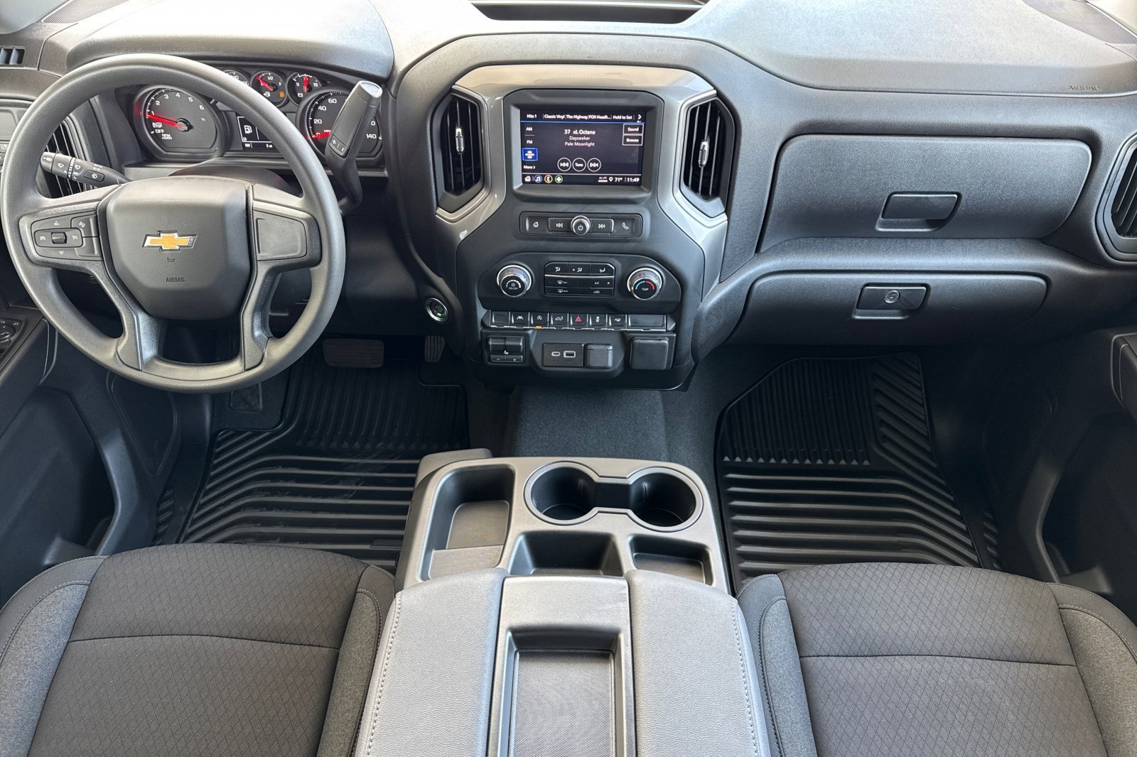 2025 Chevrolet Silverado 1500 Custom photo 12