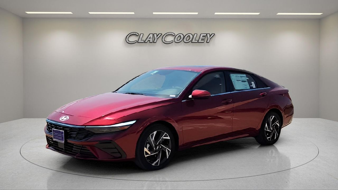 2025 Hyundai Elantra Limited photo 3