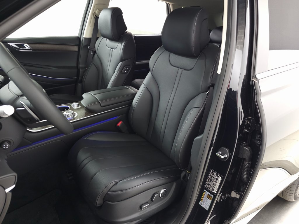 2025 Genesis GV80 2.5T Advanced AWD photo 11
